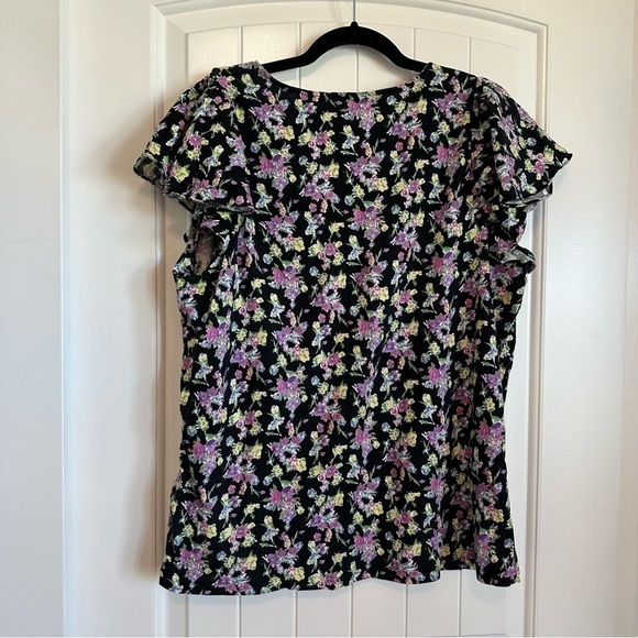 Floral short sleeve blouse - super cute pattern / print! Size XL - Picture 5 of 7